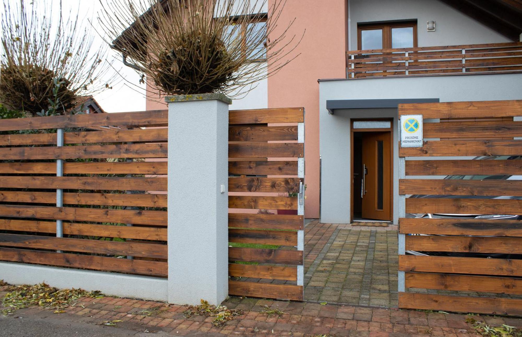 Apartman U Lesa Nove Jirny Екстер'єр фото